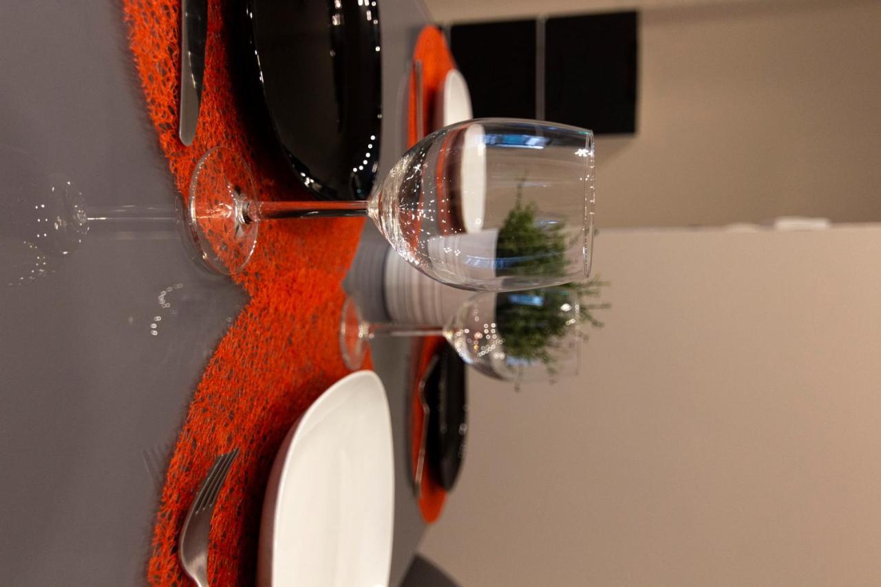 Luxury Apartment 10' From The Center! เอเธนส์ ภายนอก รูปภาพ